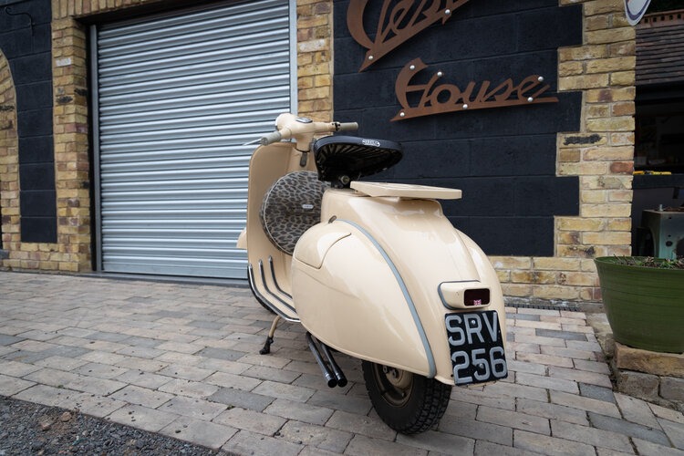 1958 Piaggio Vespa Image 2